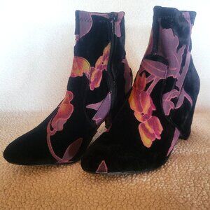 Steve Madden Emison Velvet Floral Ankle Boots - Size 8